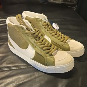 Nike Sb Blazer Mid Olive Sz 11.5 New Without Box